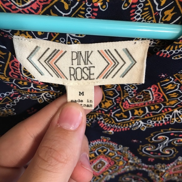 2 Medium Blouses - Picture 6 of 7